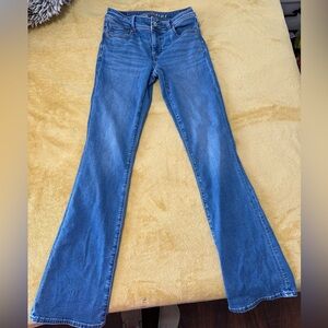 AE STRECH WOMENS LOWRISE BOOTCUT JEANS